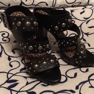 Vera Wang Lavender platform sandals